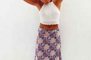 How to Wear Travel Skirt: 15 Breezy Outfit Ideas for Women - FMag.c