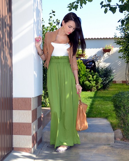 7 Sophisticated Ways to Wear Maxi Skirts .
