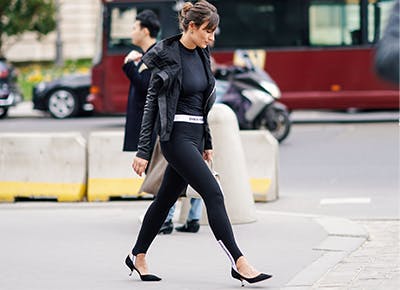 The Best and Worst Tops to Wear With Leggings - PureW