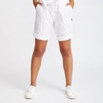 Tommy Hilfiger White Rolled Convertible Cargo Bermuda Shorts .
