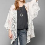 15 Elegant & Ladylike White Lace Kimono Outfit Ideas - FMag.c