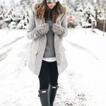 5 Stylish Snow Outfit Ideas | Casual winter outfits, Snow day .