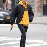 15 Cheerful & Youthful Mustard Yellow Hoodie Outfit Ideas for .