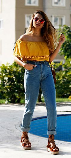 Ähnliches Foto | Top outfits, Off the shoulder top outfit, 70s outfi