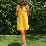 sporty outfits with h&m yellow hat | Chicisi