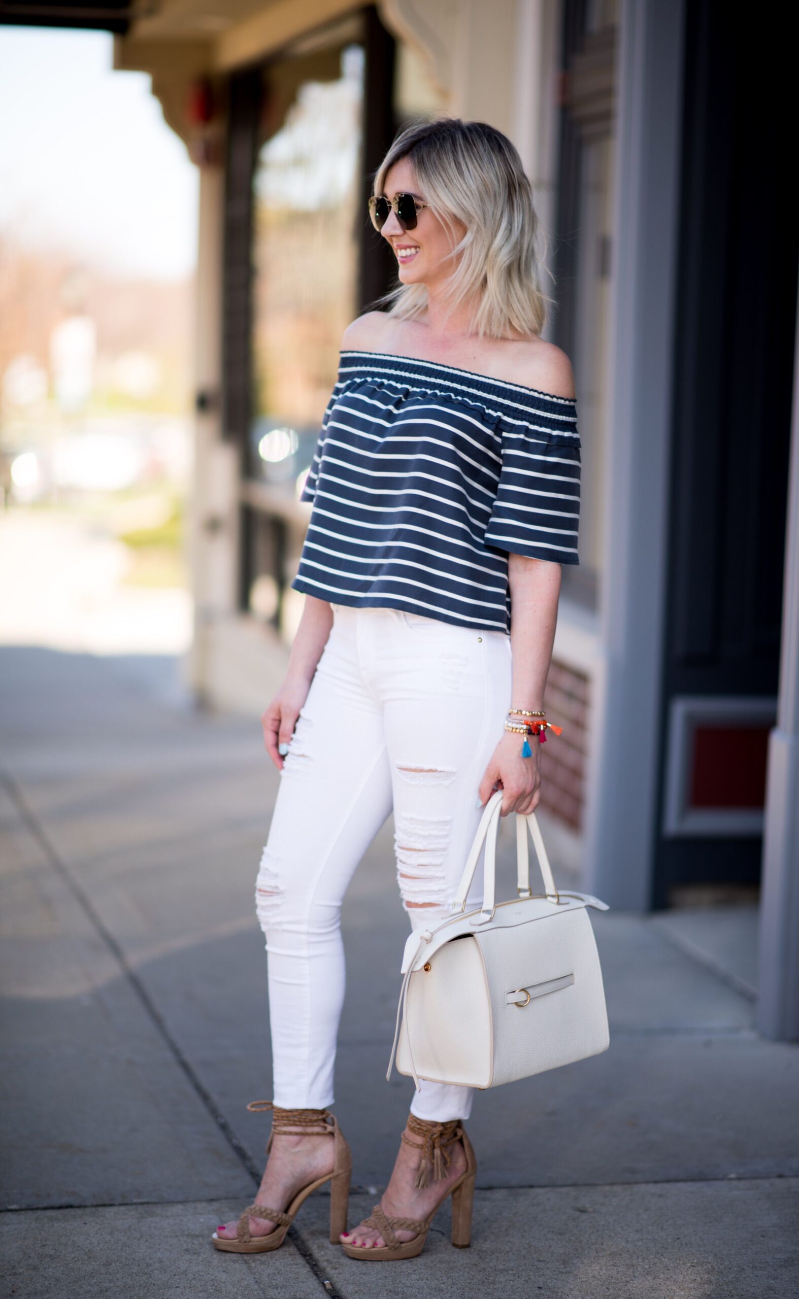 White Ripped Jeans Outfits for
  Ladies