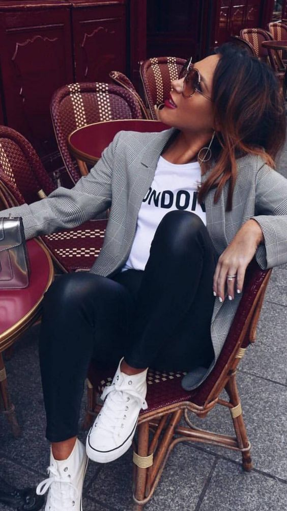 Fitted Blazer Outfit Ideas for
  Women