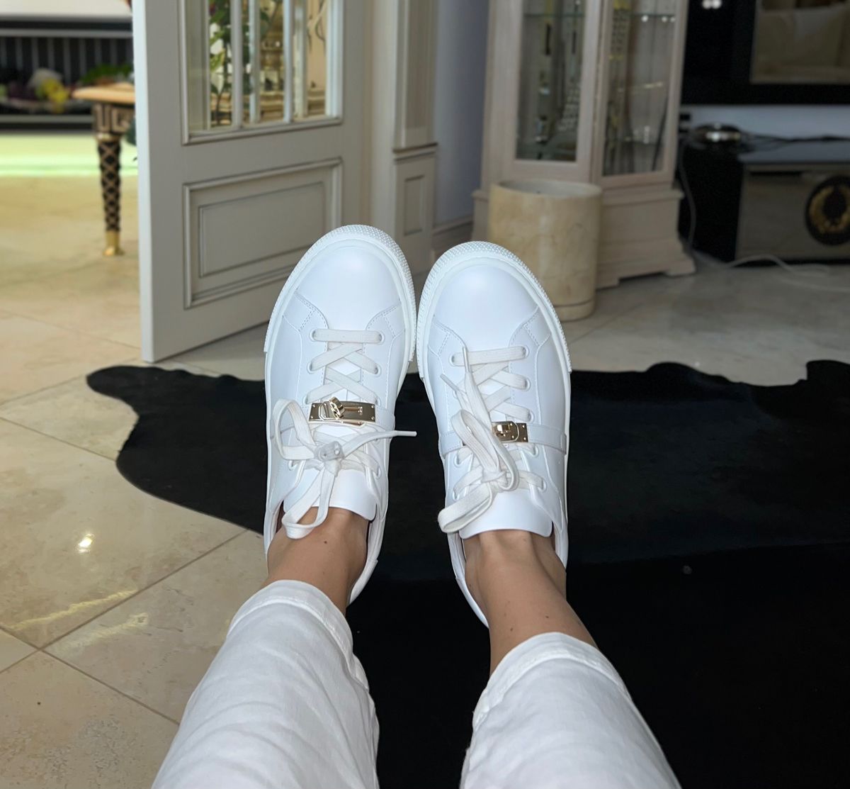 White Leather Shoes Outfit
  Ideas for Ladies