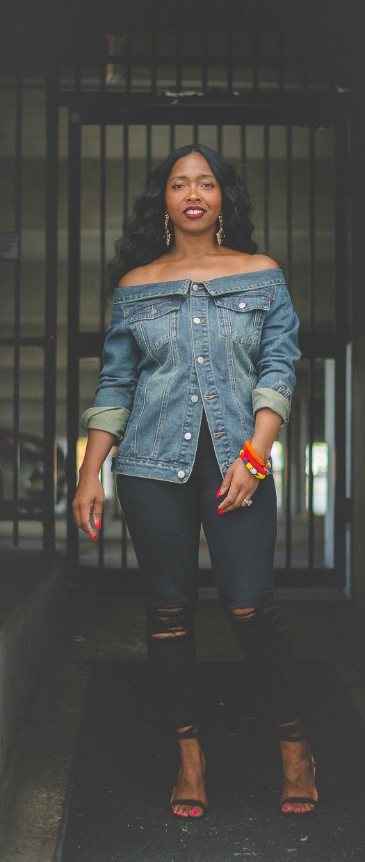Black Distressed Jeans Outfit
  Ideas for Women