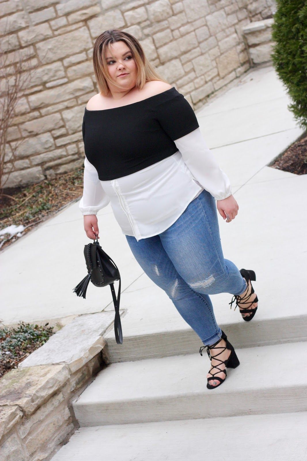 Black and White Blouse Outfit
  Ideas for Women