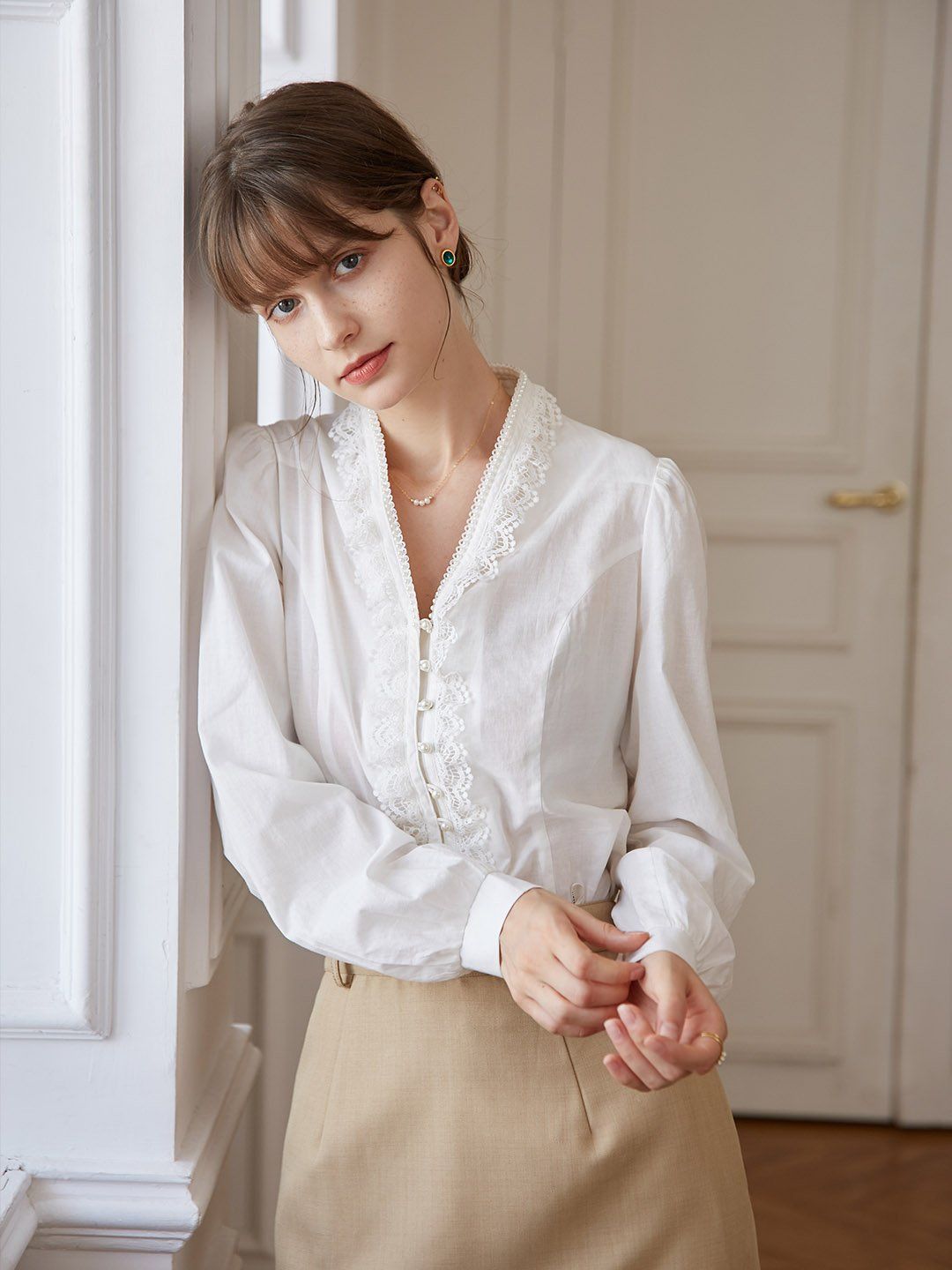 V Neck Blouse Simple Outfit
  Ideas