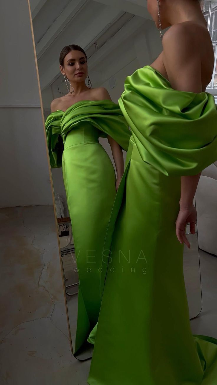 Green Long Sleeve Dress Outfit
  Ideas