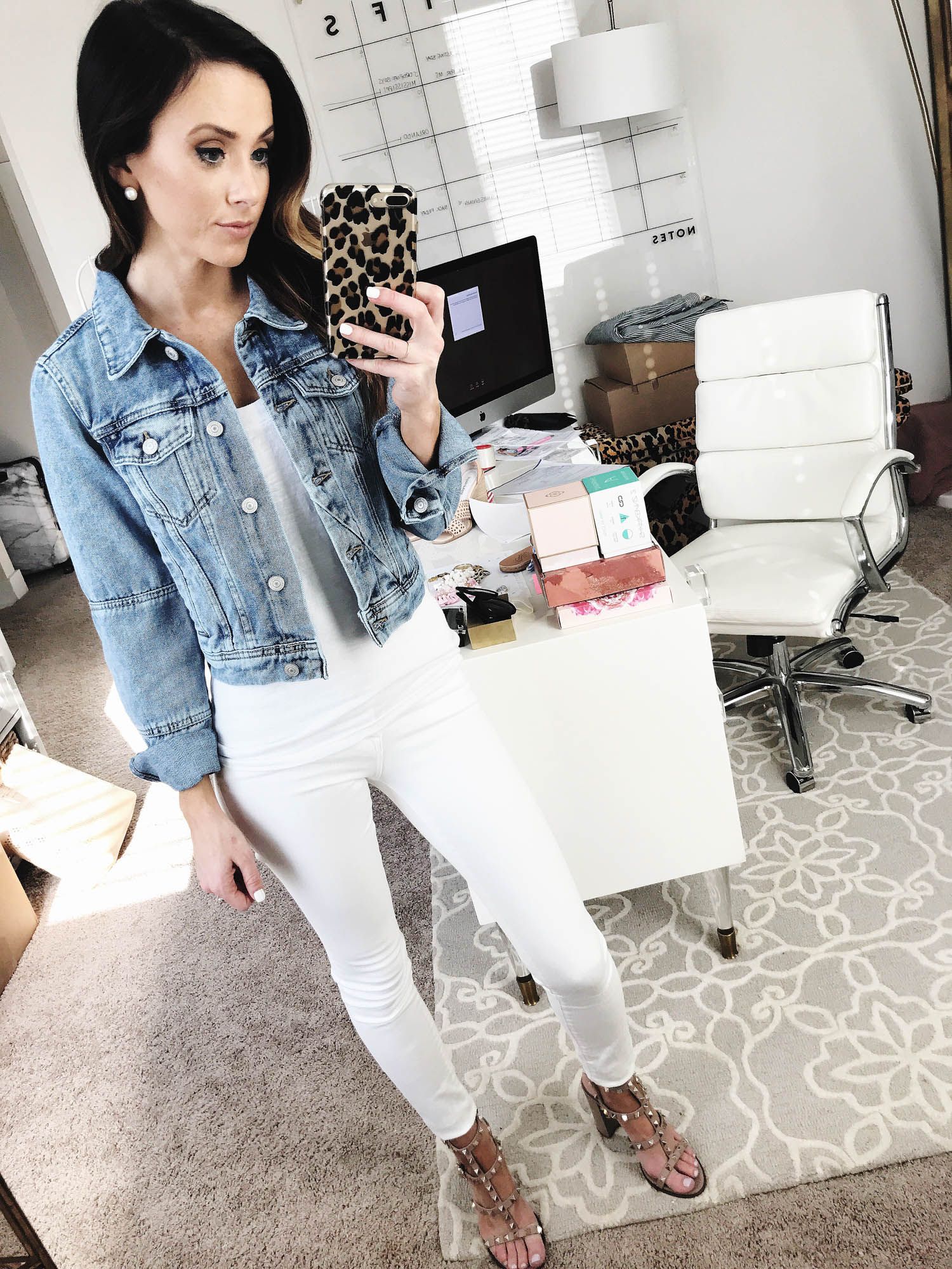 White Skinny Jeans Outfit
  Ideas for Ladies