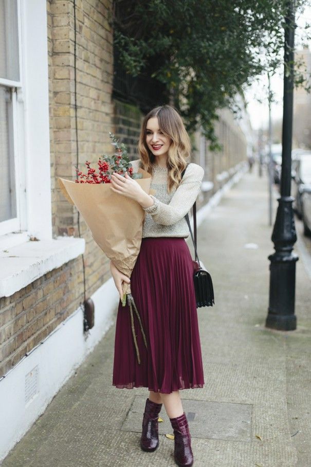 Burgundy Skirt Deep Outfit
  Ideas