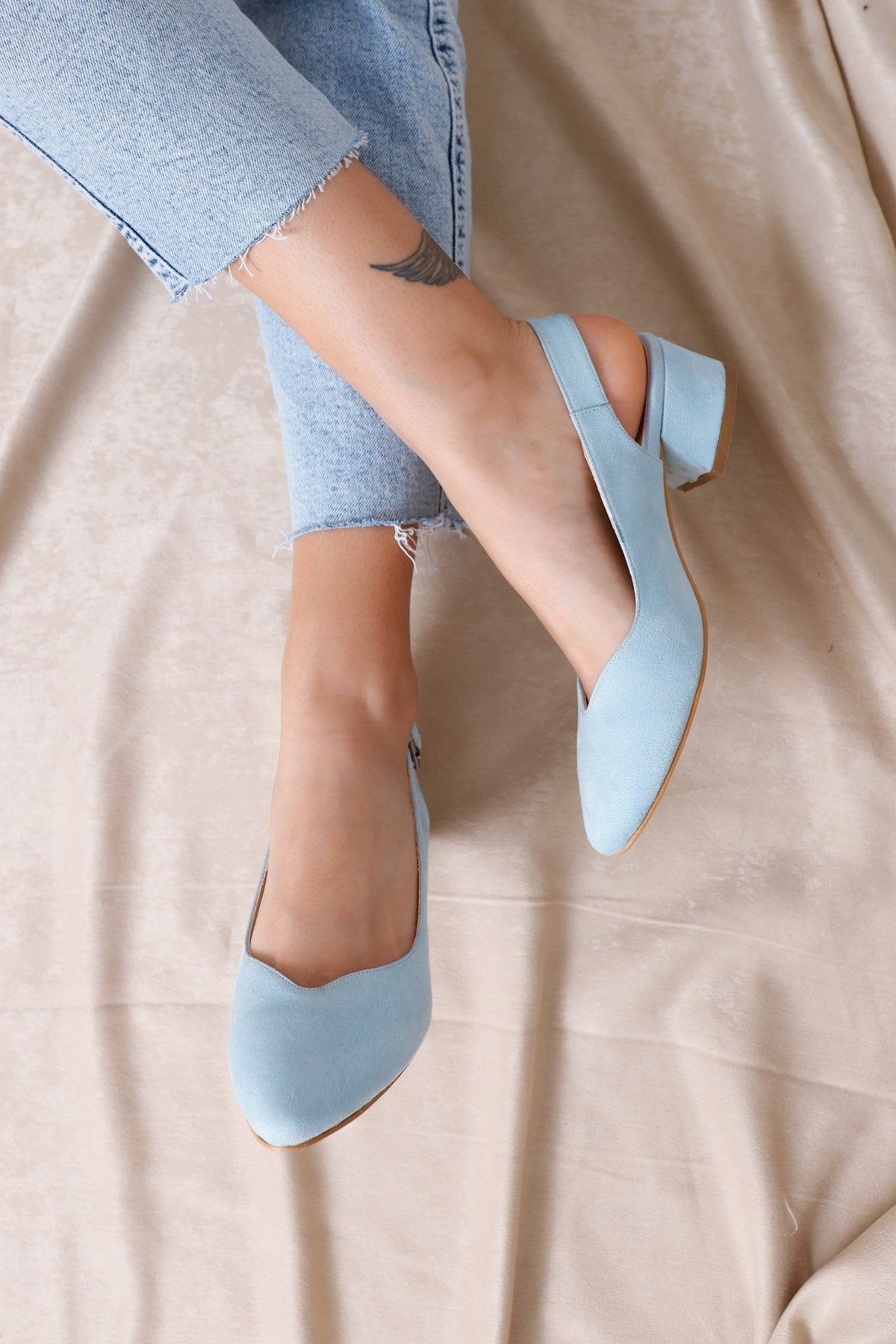 Blue Suede Heels Outfit Ideas