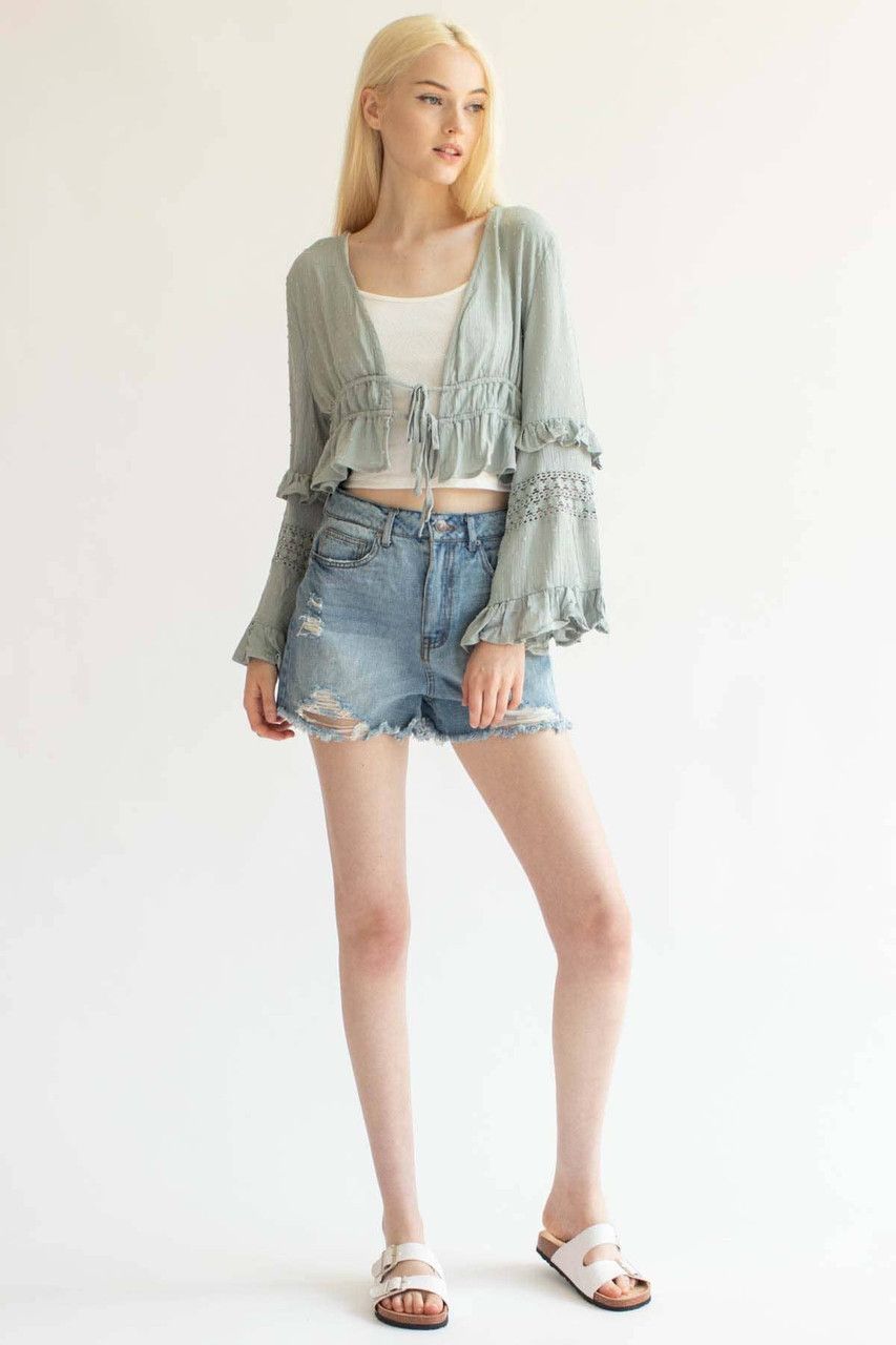 Cut Off Denim Shorts Outfits
  for Women