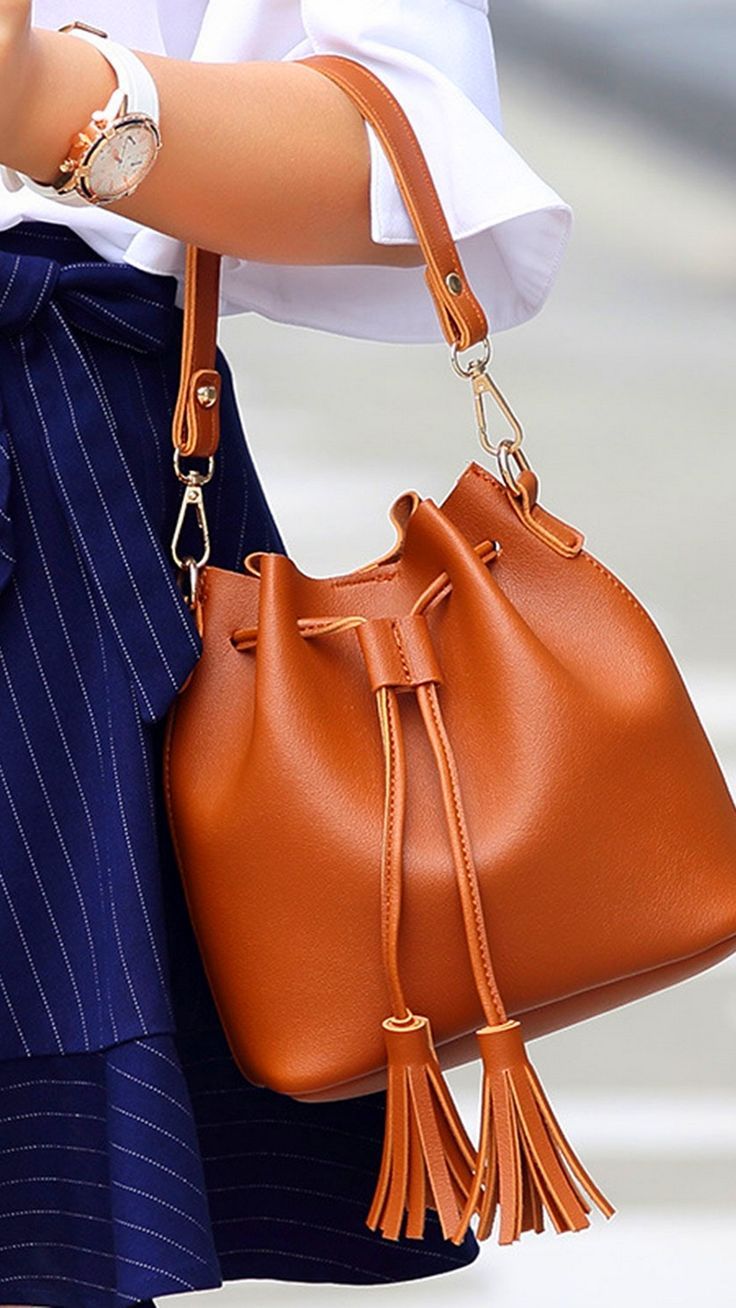 Soft Leather Handbag Outfit
  Ideas for Women