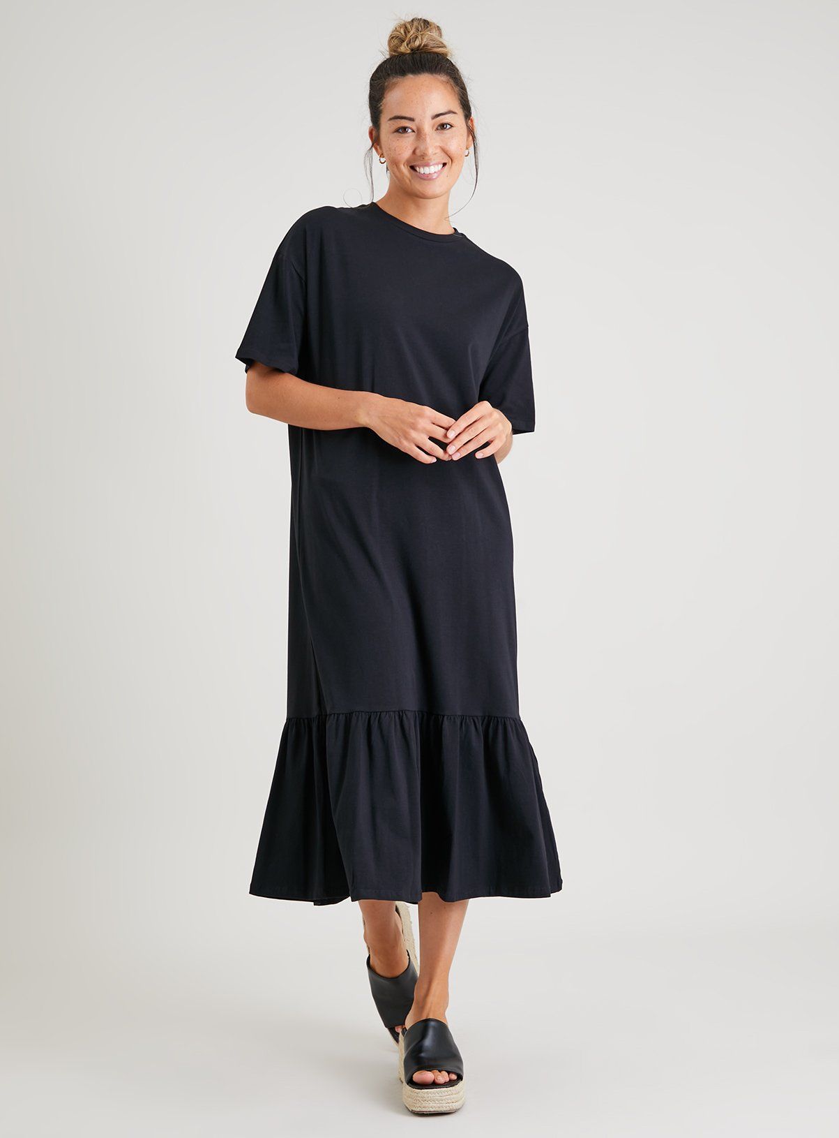 How to Wear Black Midi Dress