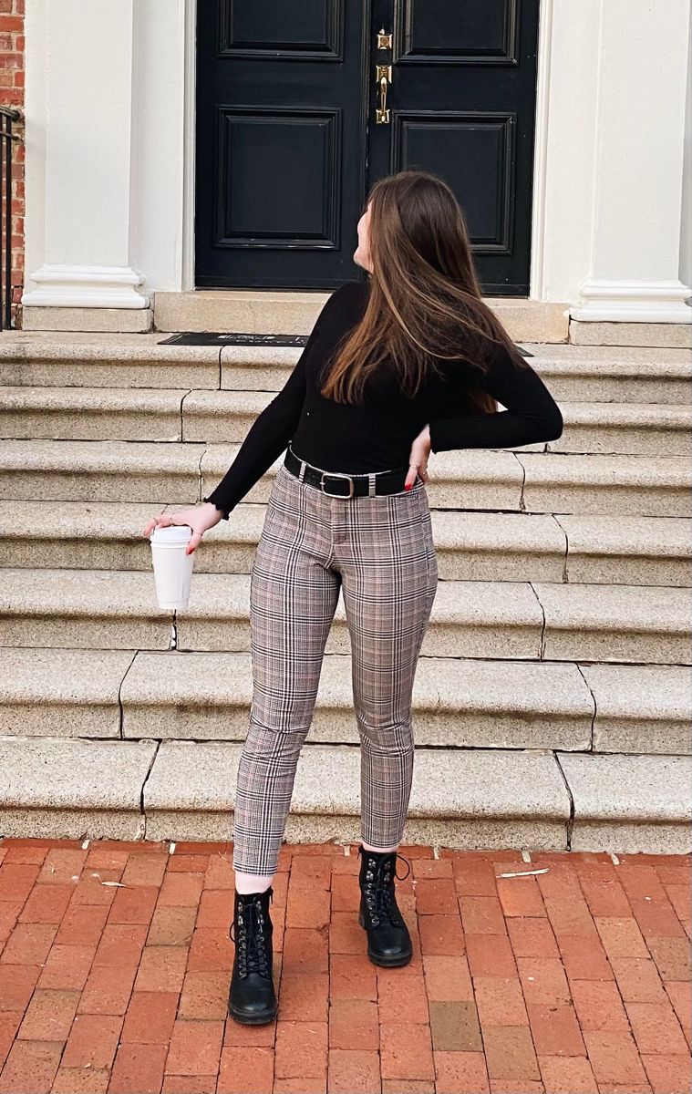 Black and White Plaid Pants
  Outfit Ideas for Ladies