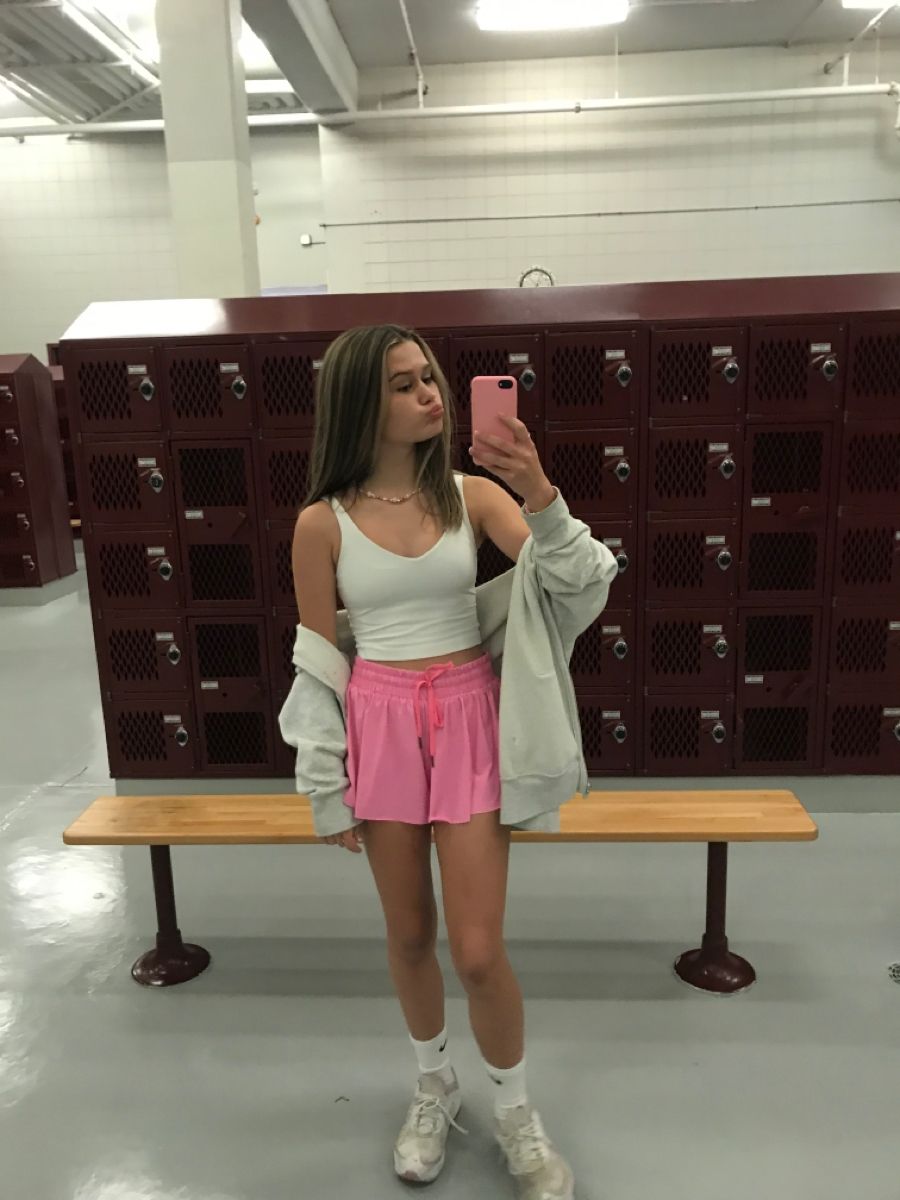 Pink Shorts Outfit Ideas
