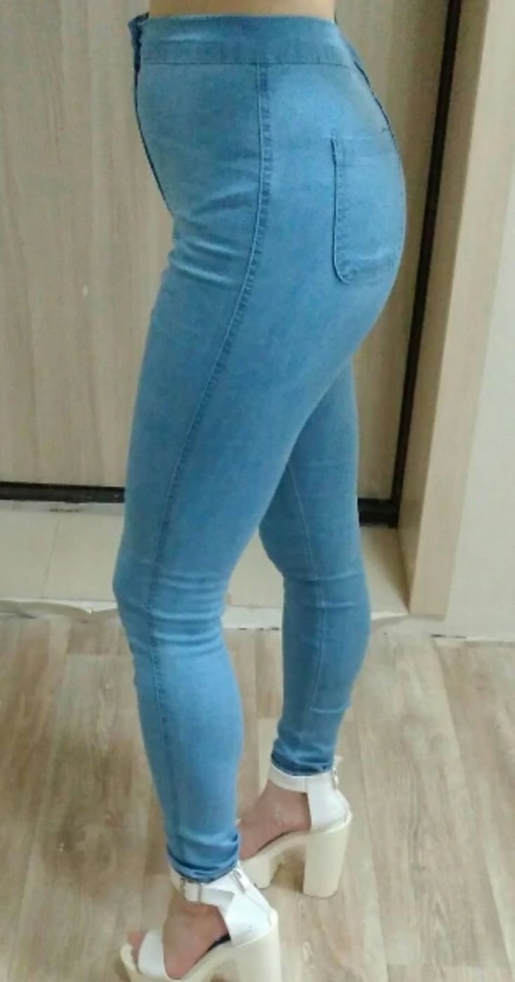 Light Blue Jeans Casual
  Outfits for Ladies