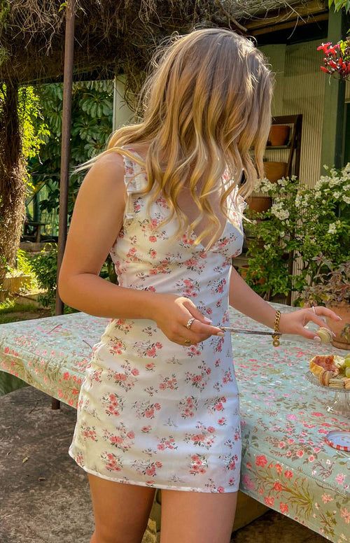White Floral Dress Outfit
  Ideas