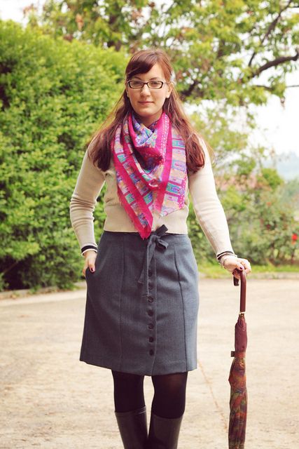 How to Wear Grey Wool Skirt