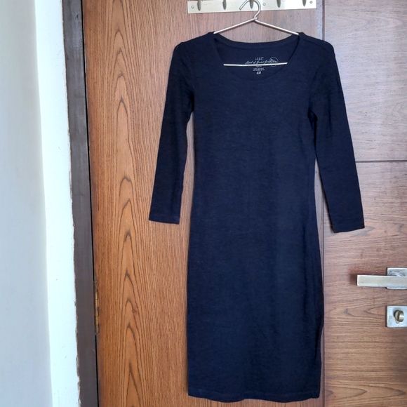 Navy Blue Bodycon Dress
  Outfits