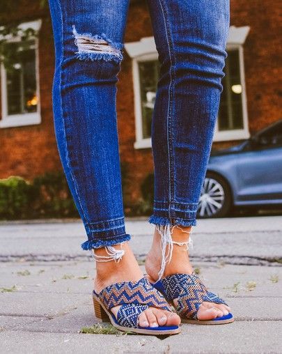 Blue Sandals Casual Outfit
  Ideas for Ladies