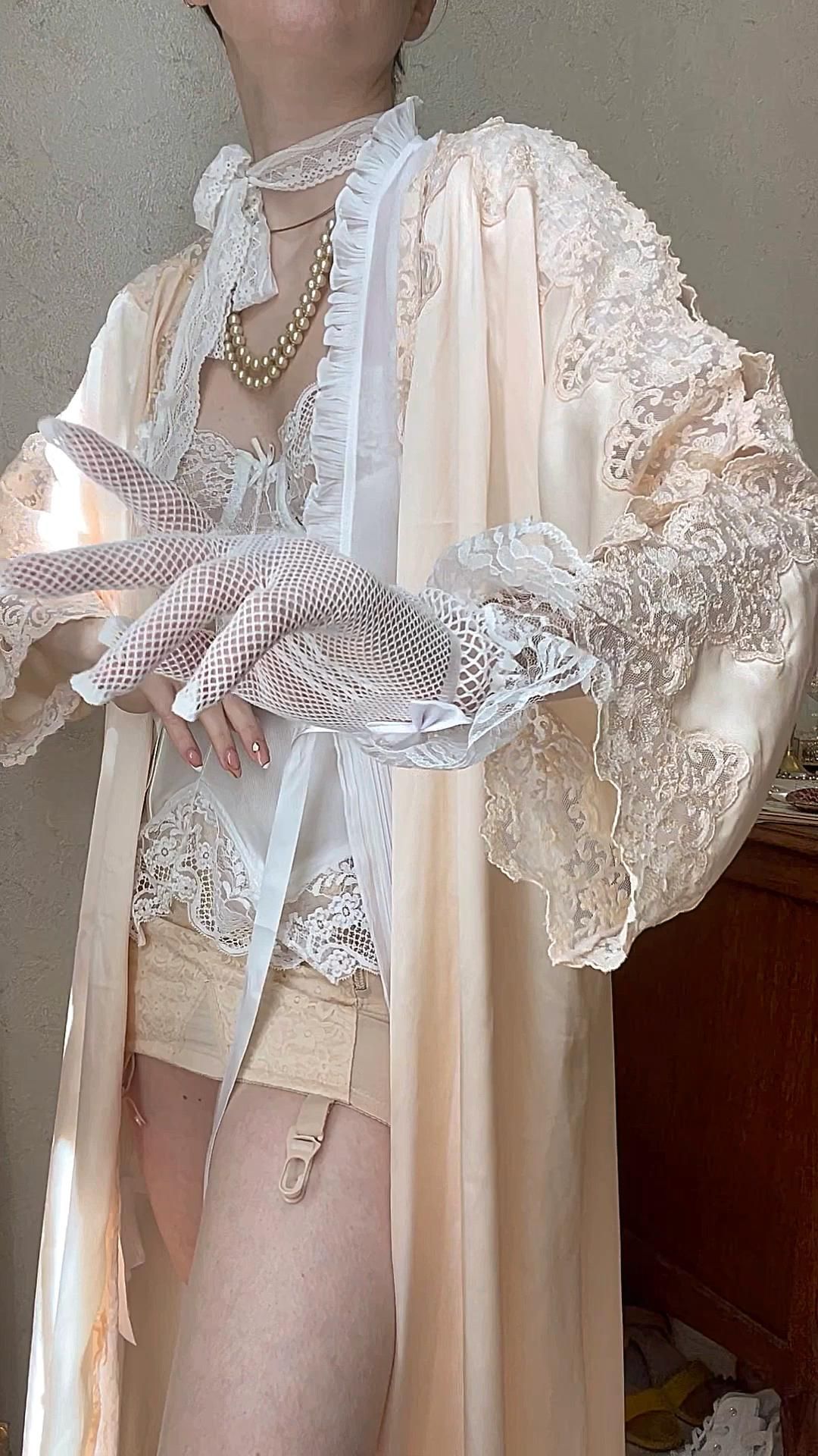 Peach Lace Dress Outfit Ideas