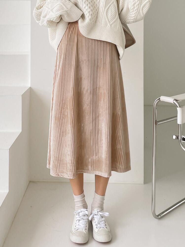 Velvet Skirt Outfit Ideas