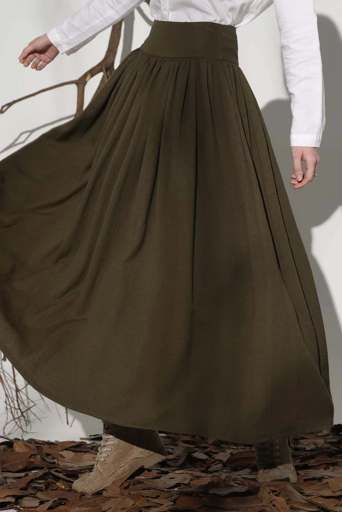 Olive Green Skirt Outfit Ideas
  for Women