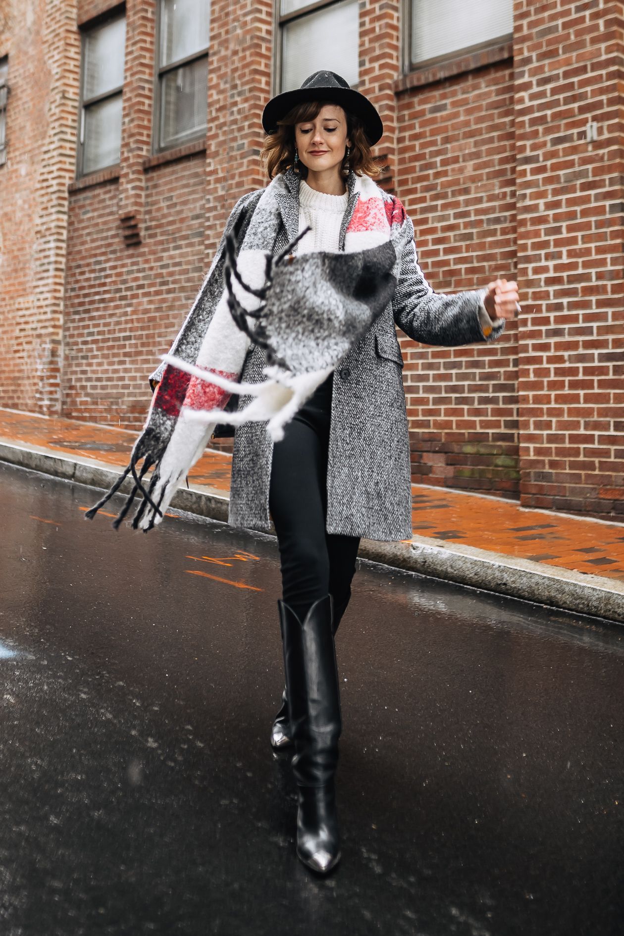 Oversized Scarf Outfit Ideas
  for Women