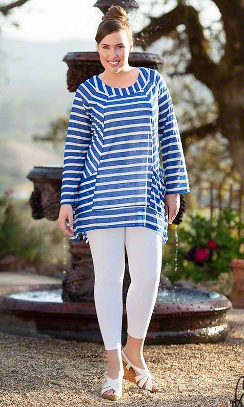 White Capri Leggings Outfit
  Ideas for Ladies