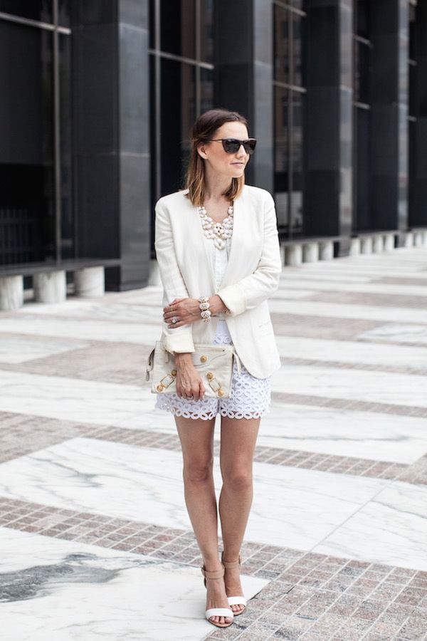 How to Wear White Lace Shorts