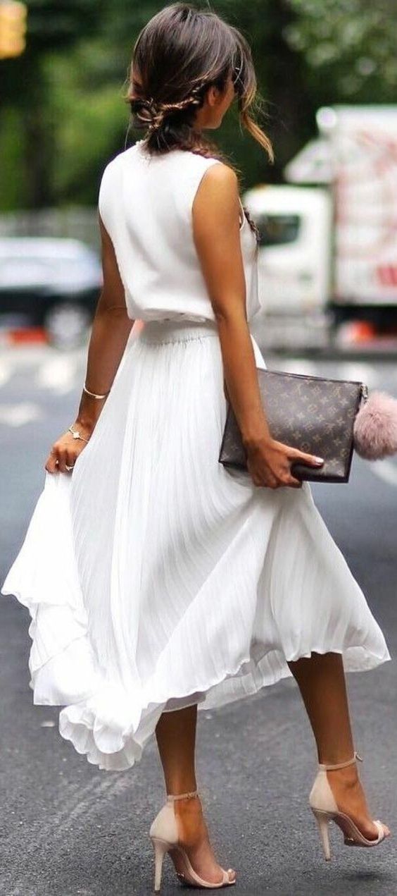 Top High Waisted White Skirt
  Outfit Ideas for Ladies