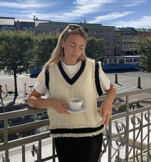 Outfit Ideas Sleeveless
  Sweater