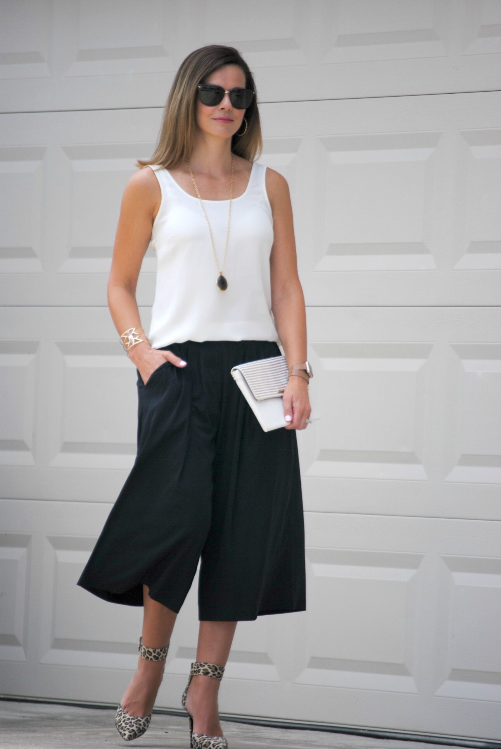 Black Culottes Outfit Ideas
