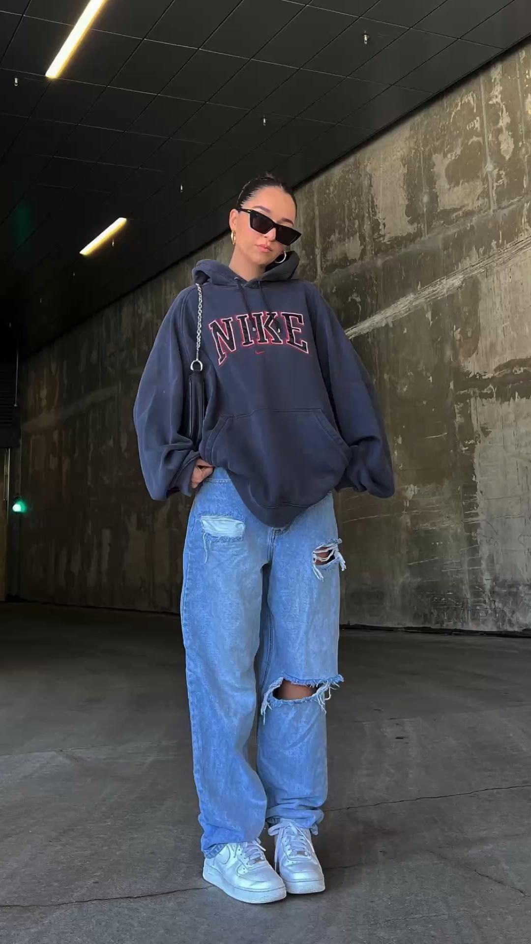 Baggy Boyfriend Jeans Outfit
  Ideas for Women