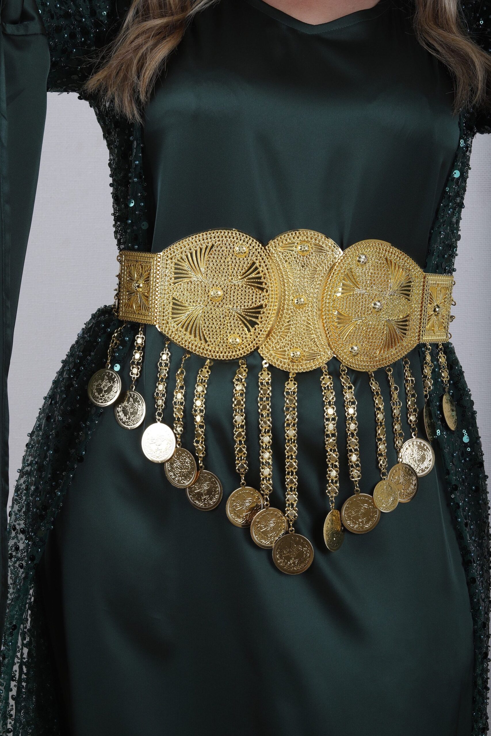 Gold Waist Belt Outfit Ideas