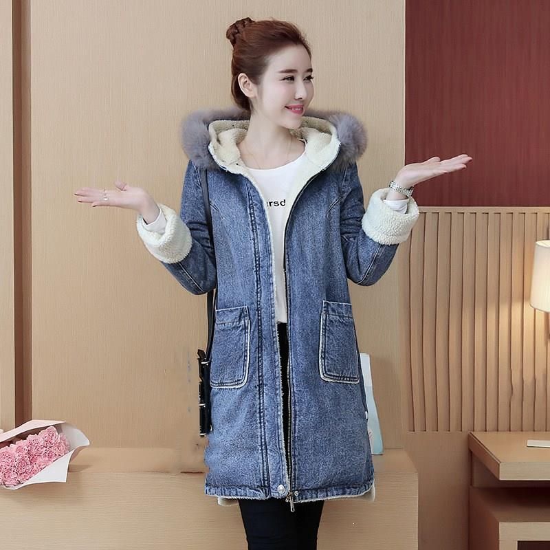 Denim Jacket with Fur Collar
  Outfit Ideas for Ladies