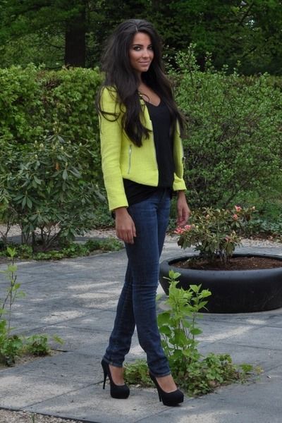 Yellow Blazer Outfits for
  Ladies