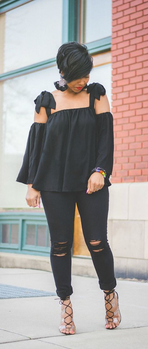 Black Distressed Jeans Outfit
  Ideas for Women
