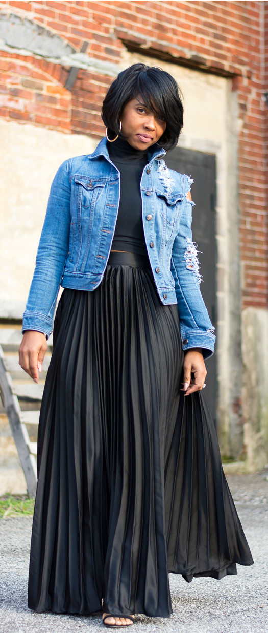 Black Pleated Skirt Outfit
  Ideas