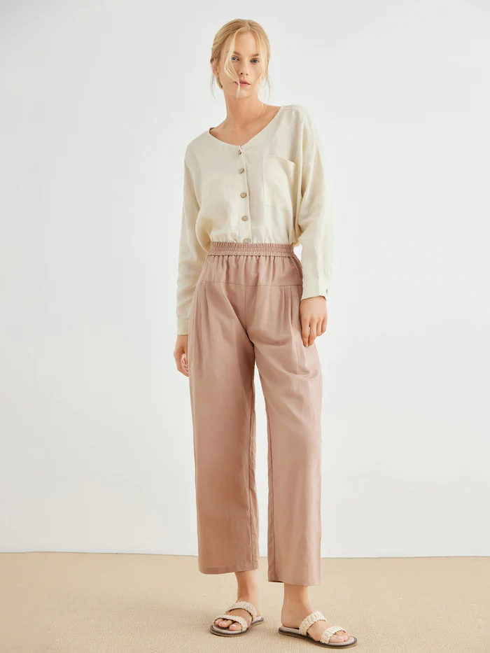Elastic Waist Pants Outfit
  Ideas for Women