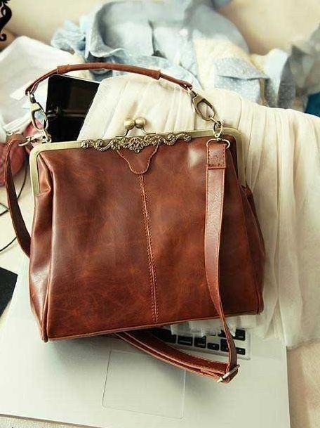 Leather Shoulder Bag Outfit
  Ideas