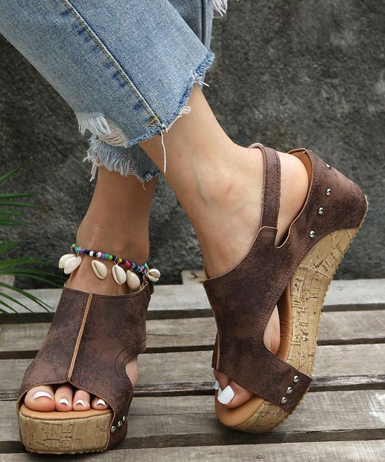 Walking Sandals Casual Outfit
  Ideas for Women