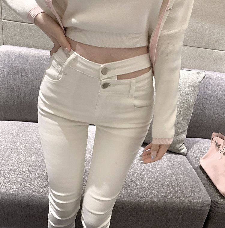 White High Waisted Jeans
  Outfits for Ladies