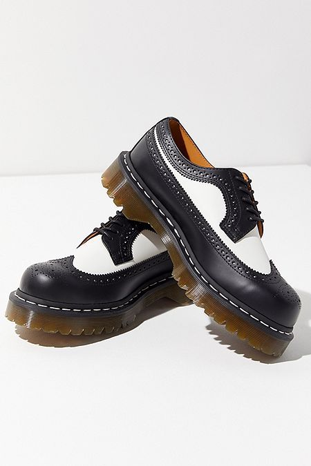 Wingtip Oxfords Unisex Outfit
  Ideas for Women